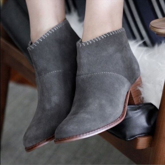 TOMS | Leila Ankle Heeled Bootie Grey Suede Size 6.5.  B82 - Picture 1 of 10